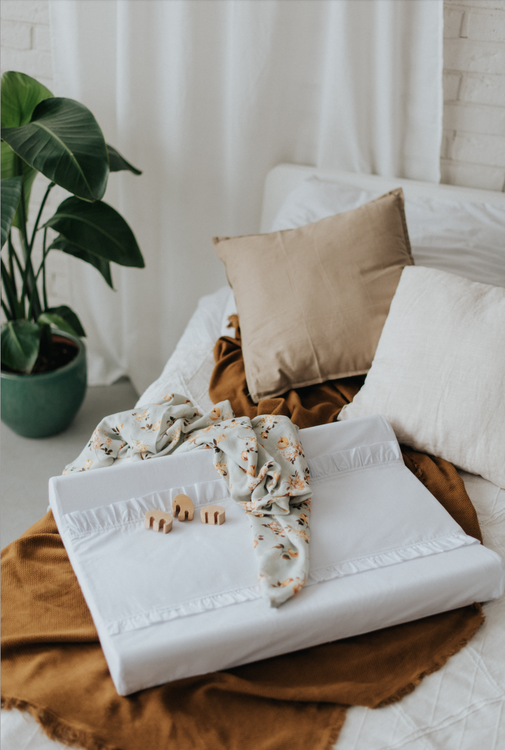 Babylove, skötbädd med volanger, vit - Bild 2