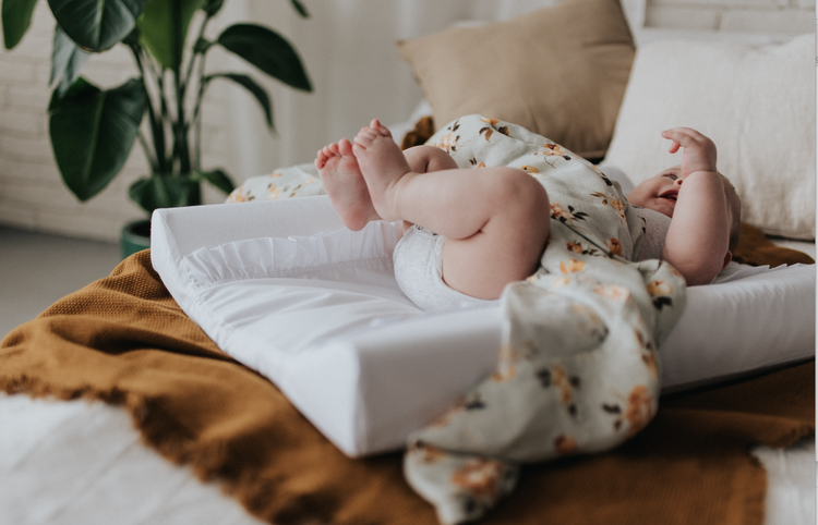 Babylove, skötbädd med volanger, vit - Bild 4