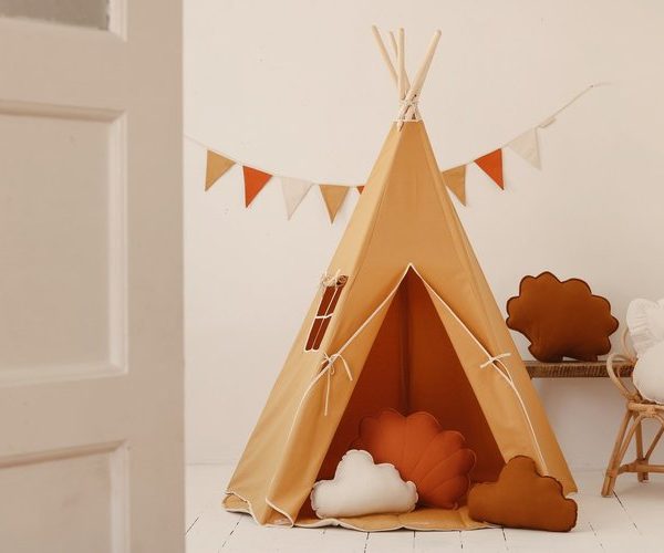 Moi Mili, tipitält ochre