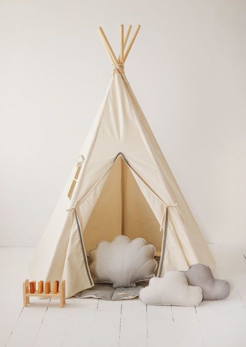 Moi Mili, beige tipitält med grå pompom