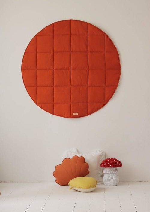 Moi Mili, lekmatta red fox