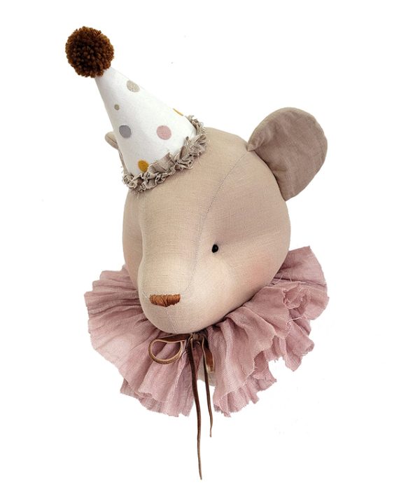 Väggdekoration beige björn med rosa krage, djurhuvud i linne