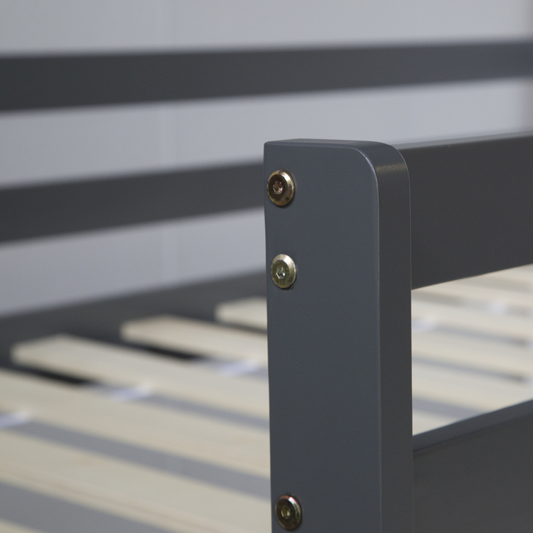 Grå loftsäng till barnrummet med sänggardin - Bild 4