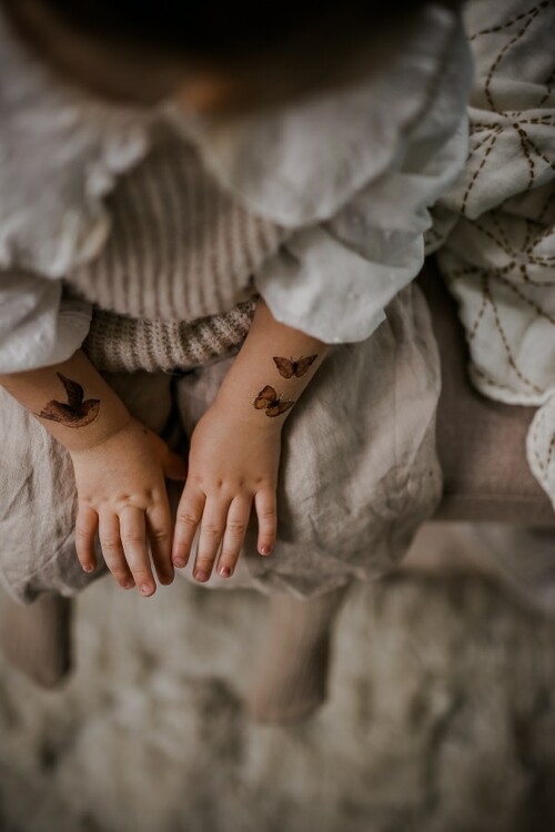 Mrs Mighetto, gnuggis fake tatuering Flowers & Flying Friends - Bild 4