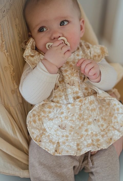 Mrs Mighetto, haklapp Swan and Sparrow