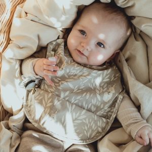 Mrs Mighetto, haklapp Misty Leaf Grey