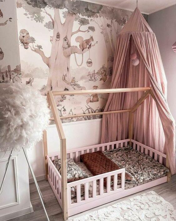 Dekorillo, tapet Forest city