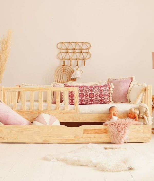 Barnsäng Lisa med stödbräda och förvaringslåda/extrasäng