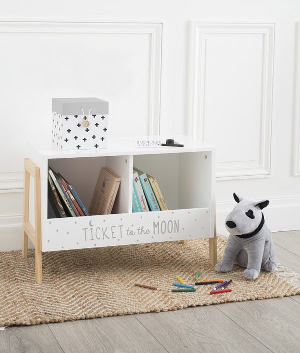 Vit bokhylla, Ticket to the moon