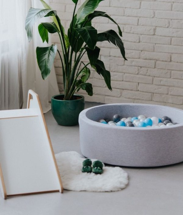 Ljusgrå bollhav BASIC, 90x30 med bollar (baby blå, grå, pearl,vit)