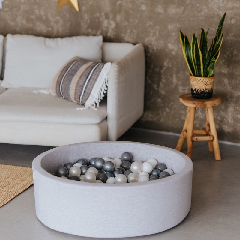 Ljusgrå bollhav BASIC, 90x30 med bollar (vit, pearl, grå, silver) - Bild 2