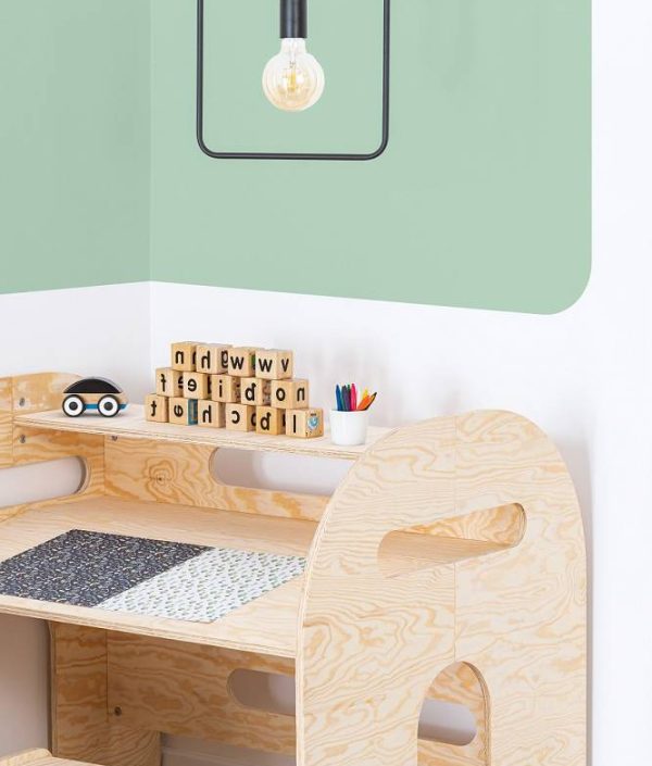 Babylove, skrivbord med stol till barnrummet