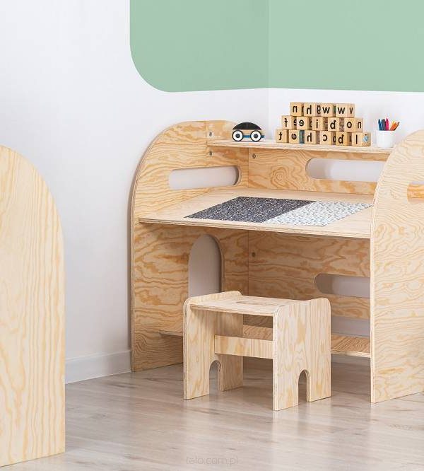 Babylove, skrivbord med stol till barnrummet