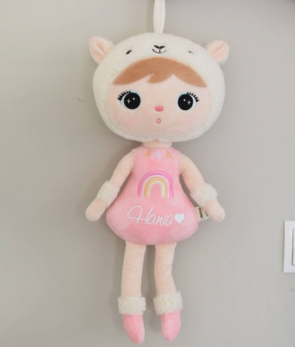 Rosa alpacka, stor docka med namn