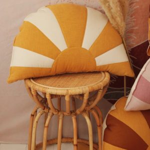 Moi Mili, linne kudde Yellow Sun