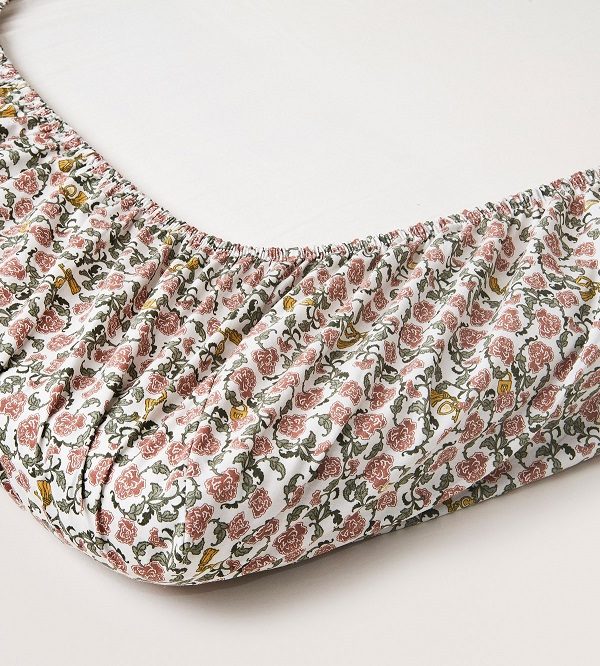 Garbo & Friends, dra-på-lakan junior, Floral vine