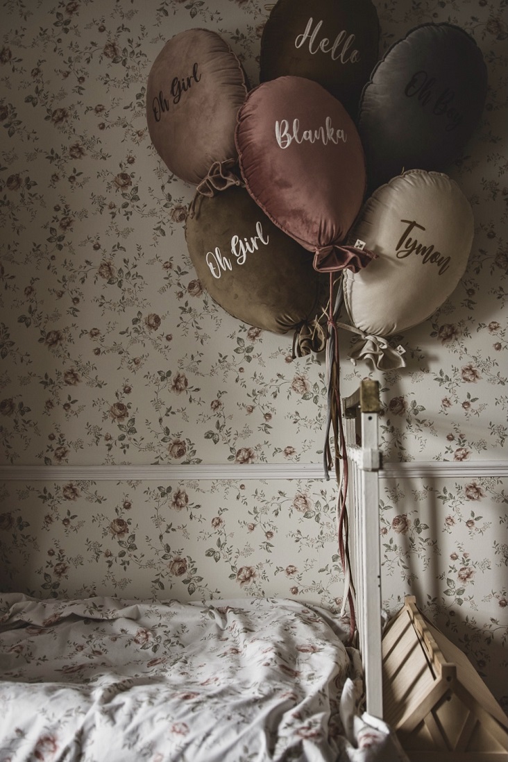 Väggdekoration och kudde, Oh girl-grå - Bild 2