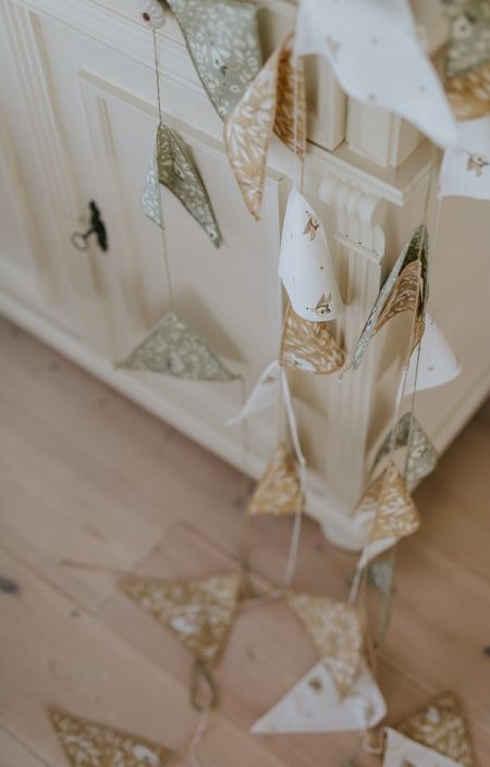 Mrs Mighetto, vimpel Birthday Bunny Green