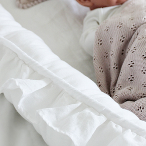 Cotton & Sweets, vit babynest i 100 % linne