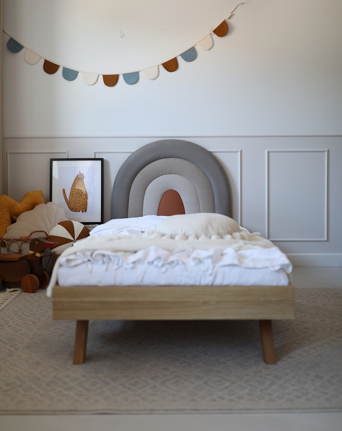 Sänggavel till barnsängen, Beige mustard regnbåge