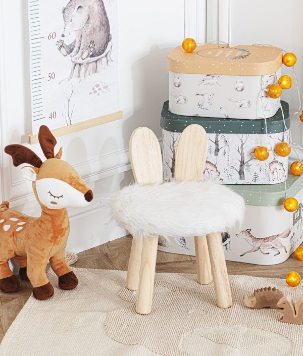 Trästol till barnrummet, vit kanin