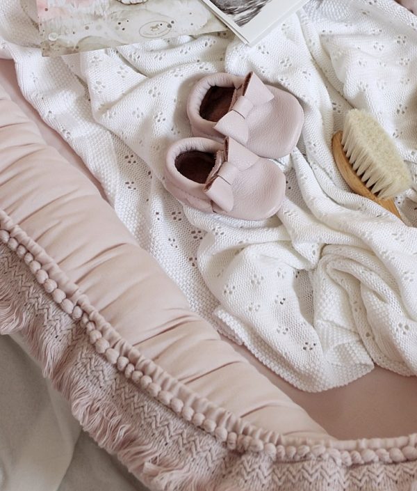 Cotton & Sweets, puderrosa boho babynest i bomull