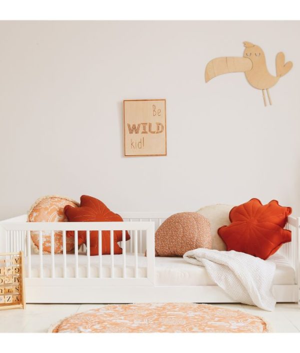 Barnsäng Asta med stödbräda (olika storlekar)