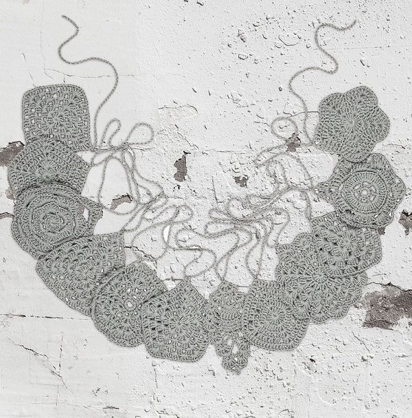 Numero 74, virkad vimpel till barnrummet, Silver grey