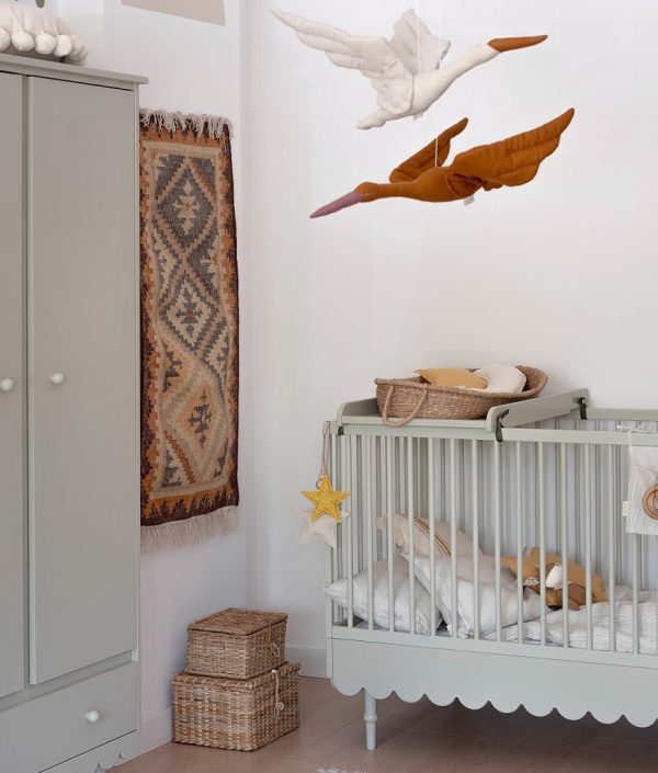 Vit stork av linne, väggdekoration