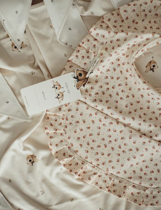 Mrs Mighetto, haklapp Rost Ditsy Jolly Bee