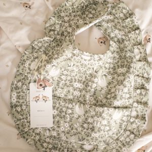 Mrs Mighetto, haklapp Grön Swan and Sparrow