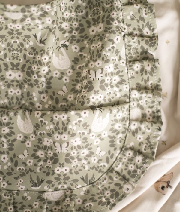 Mrs Mighetto, haklapp Grön Swan and Sparrow