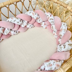 Spjälsängsskydd flätad - Dusty Pink Boho Flowers
