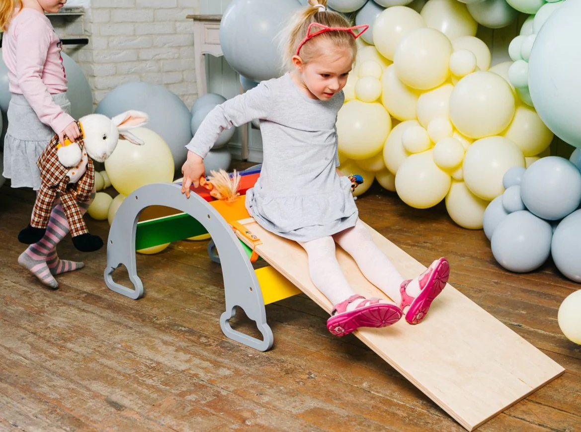 Klättergunga till barnrummet, grå regnbåge - Bild 5