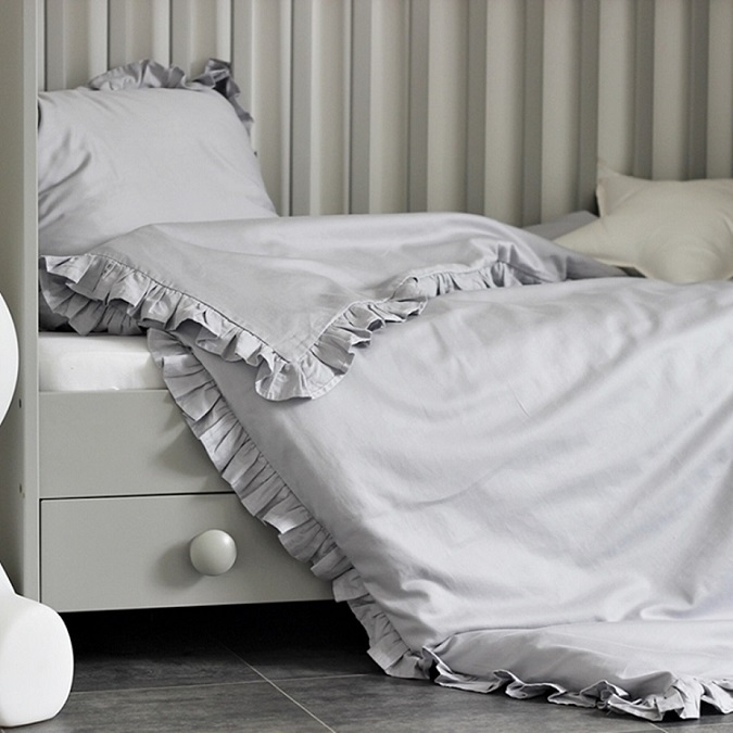 Grå bäddset junior 100x135 med volang, Cotton & Sweets - Bild 3