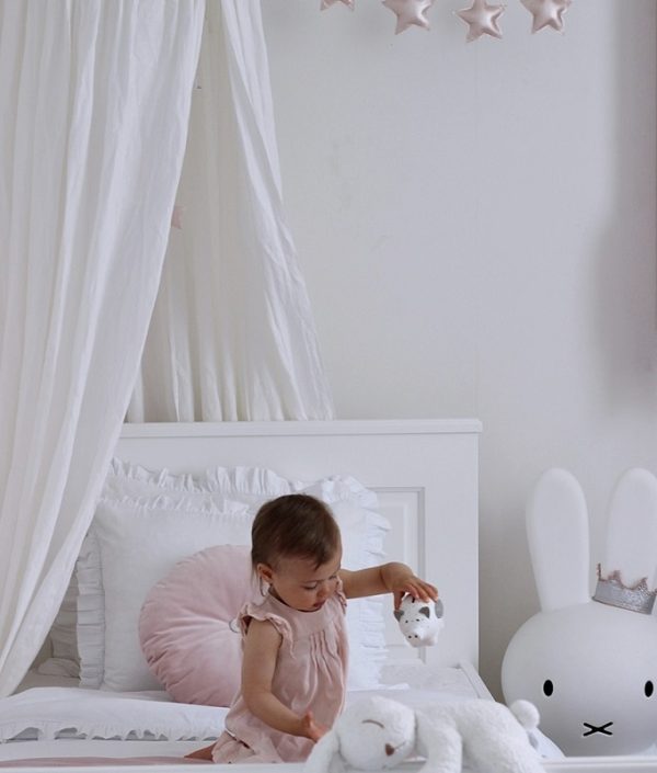 Vit sänghimmel i bomull till barnrummet, Cotton & Sweets