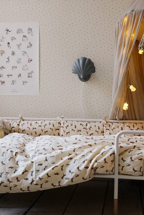 Konges Sløjd, vägglampa i metall, Grey shell