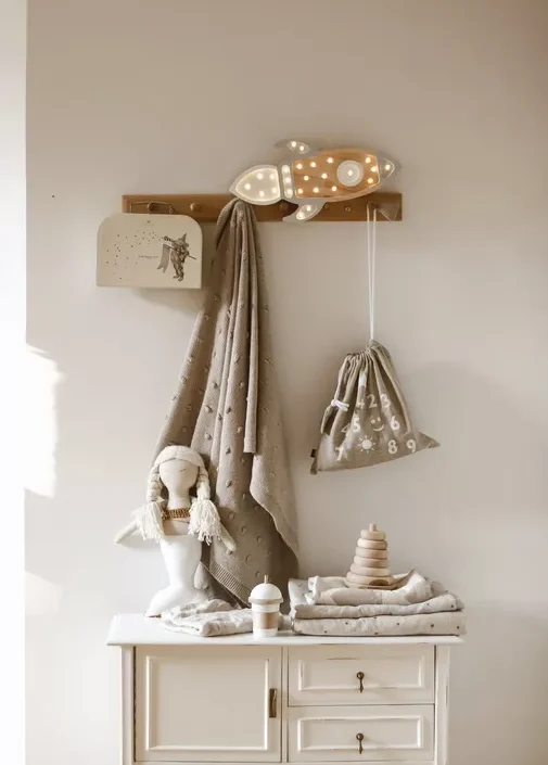 Little Lights, Nattlampa till barnrummet, Rymdraket Grå/Natur