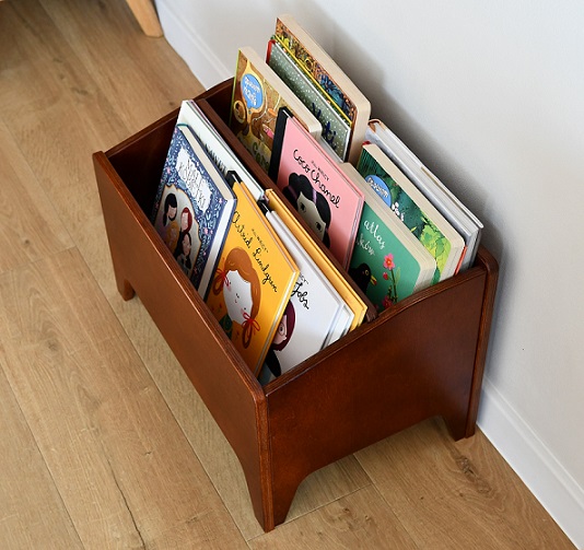 Golvbokhylla till barnrummet, oak