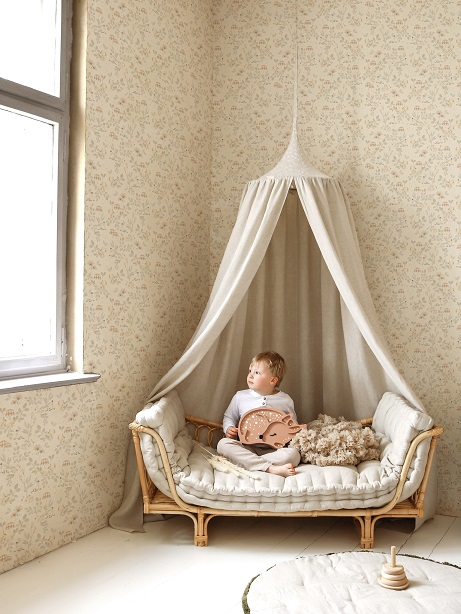 Mrs Mighetto, tapet Forest Flowers, Off White