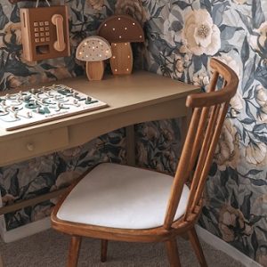 Mrs Mighetto, tapet Poppies for Marlene, Dusty Blue