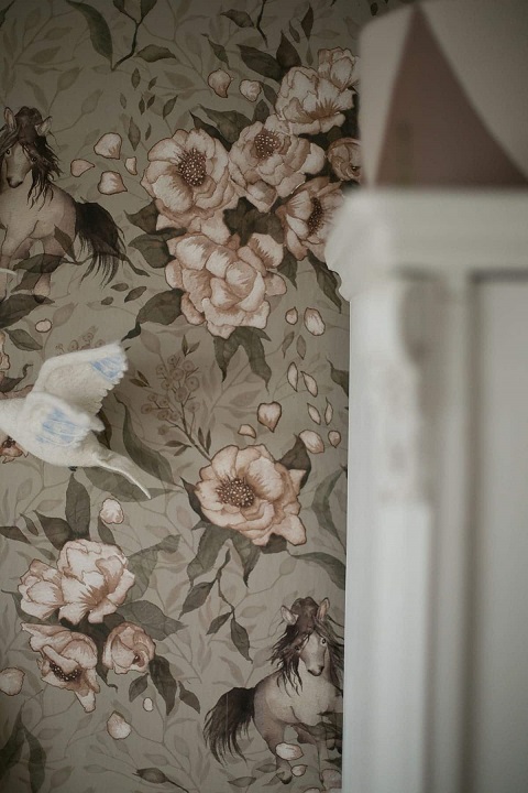 Mrs Mighetto, tapet Ponies for Hollie, Pale Green - Bild 4