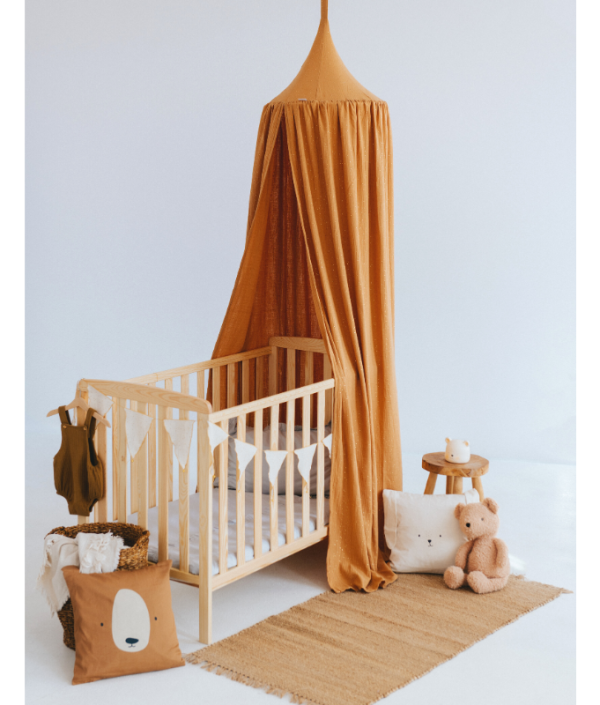 Babylove, Senapsgul sänghimmel i bomullsmuslin med ljusslinga