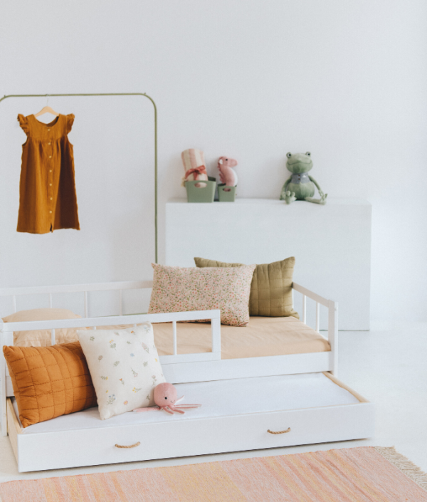 Juniorsäng Minnie med förvaringslåda/extra säng, vit