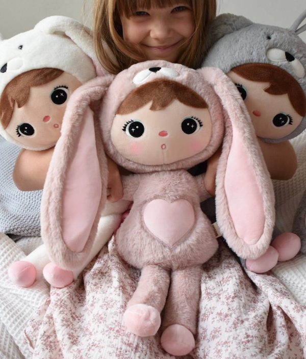 Krämvit/rosa kanin, stor docka med namn