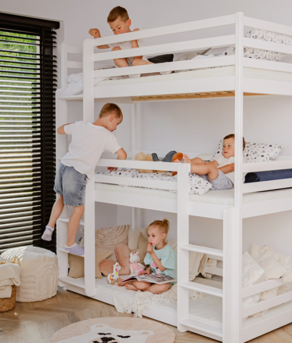 Våningssäng med tre sängar, Tony