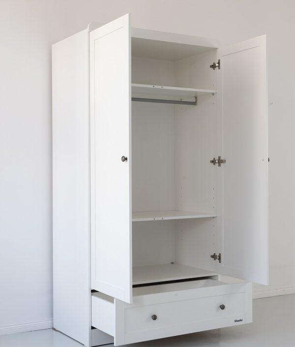 Klassisk garderob, vit