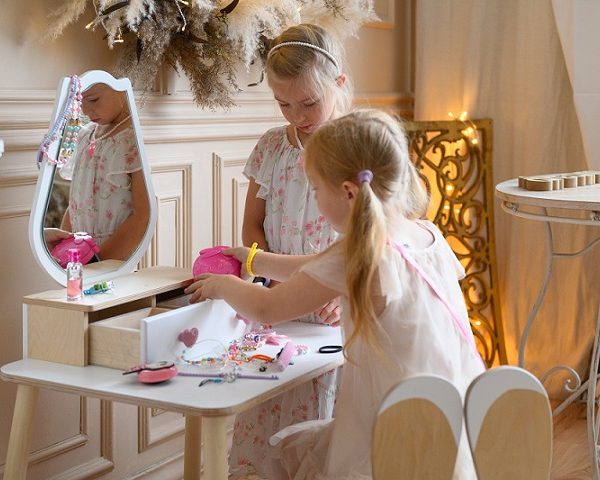 Sminkbord tulpan med kaninstol, vit/natur