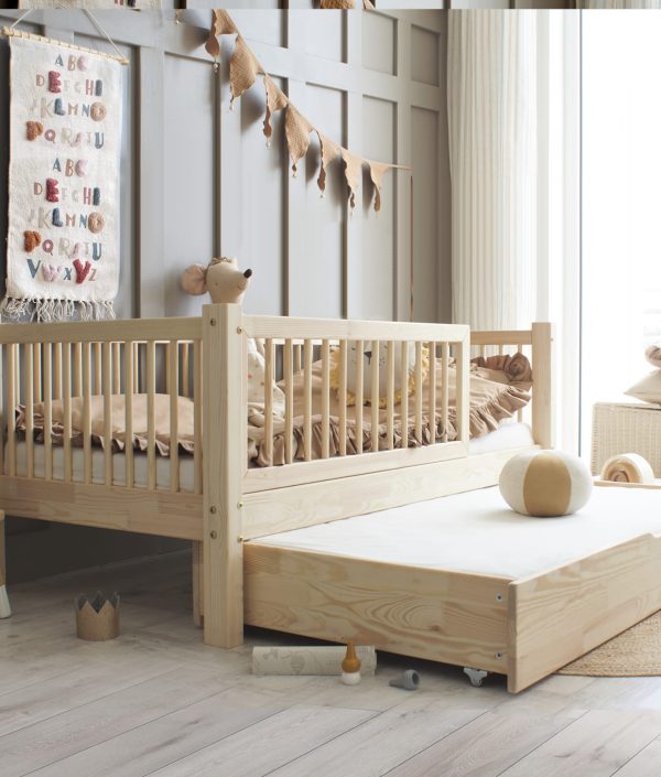 Natur barnsäng Asta 90x190 cm med utdragbar säng