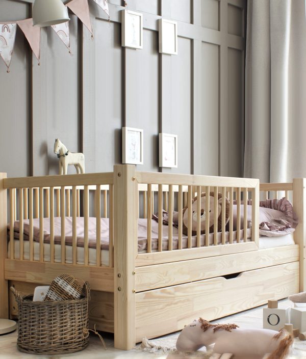 Natur barnsäng Asta 90x190 cm med utdragbar säng